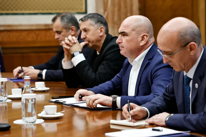Discuții la Palatul Victoria despre Educație. Sindicaliștii amenință cu blocarea anului școlar