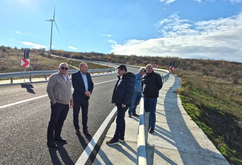 DJ 251C, modernizat: carosabil lărgit, podeț nou și măsuri de siguranță rutieră între Smulți și Vârlezi