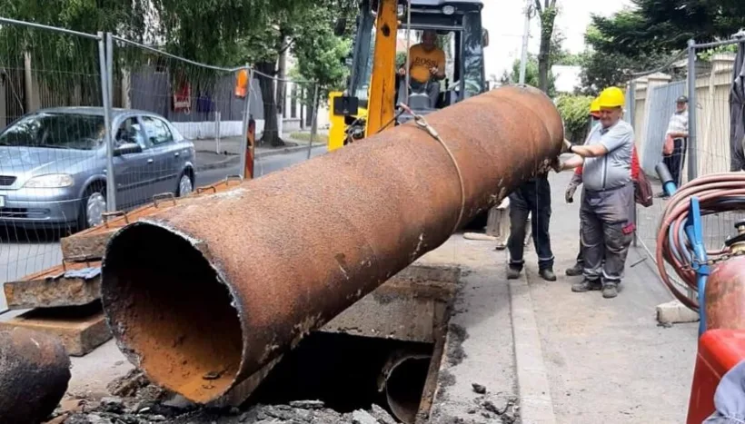 Avarii și reparații pe rețeaua termică a Bucureștiului: sute de locuințe rămân fără căldură și apă caldă