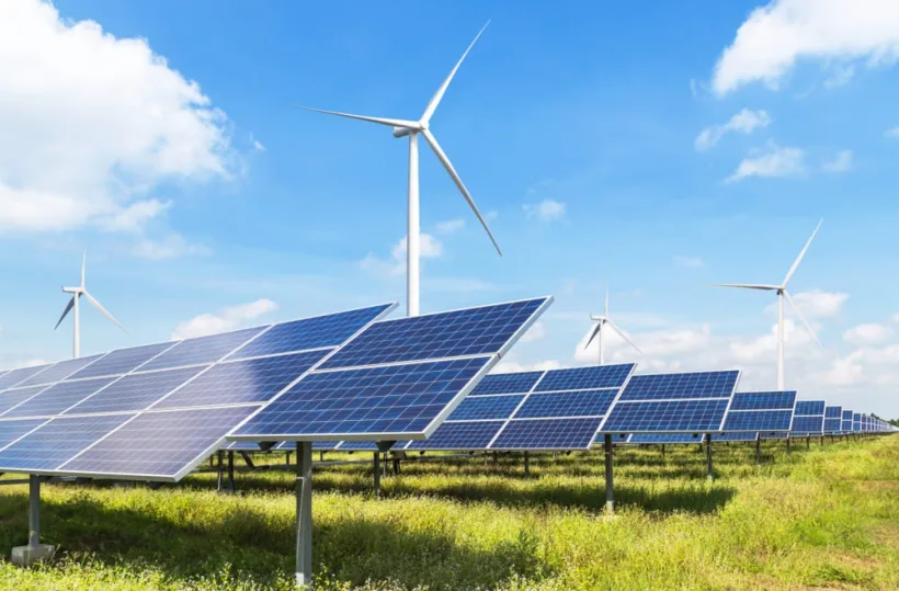 Energia produsă ziua de fotovoltaice, vândută cu 10-20 lei/MWh. Ministrul explică unde a greșit România