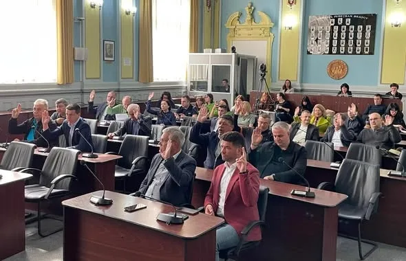 Peste 43,7 milioane de lei, repartizate de Consiliul Judeţean localităţilor braşovene