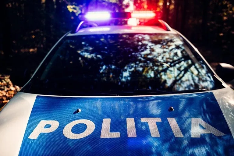 Șofer drogat și fără permis, împușcat de polițiști pe un câmp din județul Galați