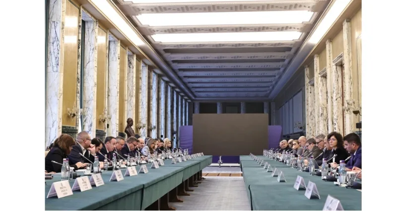 Salariul minim pe economie de la 1 ianuarie 2023, discutat la reuniunea Consiliului Național Tripartit pentru Dialog Social