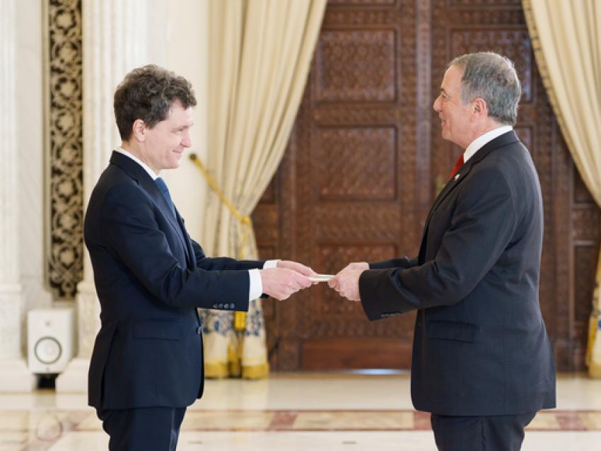 Început oficial de mandat pentru ambasadorul SUA în România, după ceremonia de acreditare