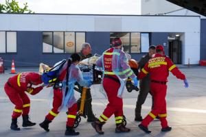Militarii răniți &icirc;n explozia de la Botoșani, preluați de SMURD și transportați cu avionul militar &icirc;n Belgia