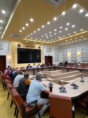 Sindicatele din Caraș-Severin au chemat la discuții reprezentanții județului