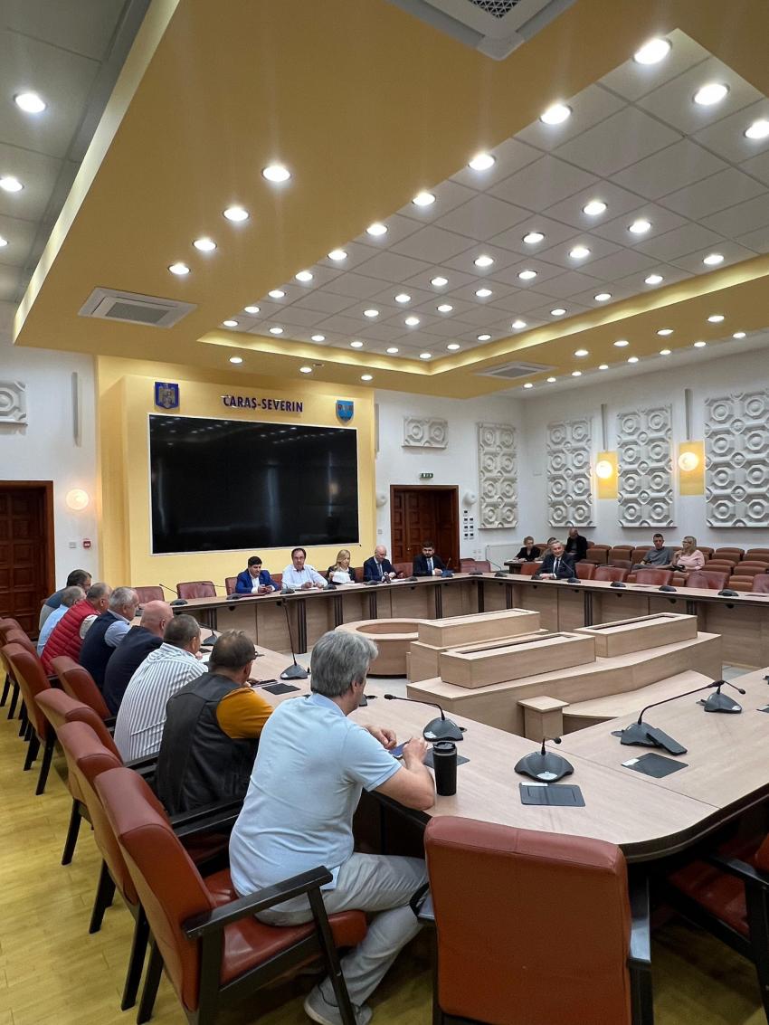 Sindicatele din Caraș-Severin au chemat la discuții reprezentanții județului