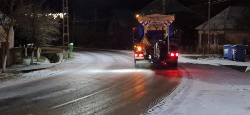 Parteneriate cu primăriile pentru întreținerea drumurilor județene pe timpul iernii