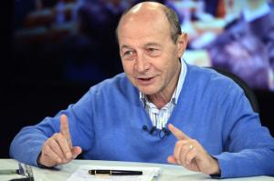 Băsescu: &quot;Fiecare pensionar este FURAT de Guvernul PNL!&quot;