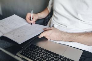 Garda de Mediu a sistat alimentarea cu apă la o școală din Dolj. Aceasta funcționează temporar online