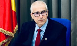 Grefierii s-au săturat de gri. Ei i-au cerut ministrului Justiției să primească robe negre precum cele ale magistraților