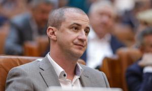 Simonis, &icirc;n Parlament: formăm o clasă politică datoare Rom&acirc;niei și rom&acirc;nilor