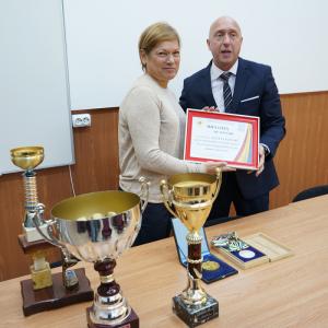 O fostă campioană mondială la atletism și-a donat medaliile obținute