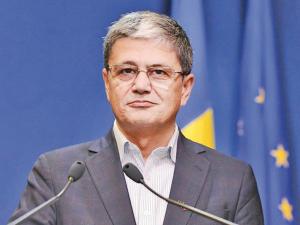 Boloș: Peste 200 de milioane de euro pentru cheltuielile necesare cu măştile, cu dezinfectaţii, în unităţile de învăţământ.