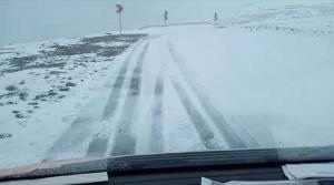 Circulație oprită pe DN 67C: utilajele de deszăpezire intervin pe Transalpina