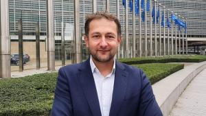 UE anunță sprijin financiar pentru fermierii români. Vizita oficială a comisarului Christophe Hansen la București