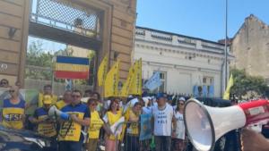 Sindicaliștii din Educație: Domnul prim-ministru ar fi trebuit să știe că munca unui profesor nu se limitează la orele de predare