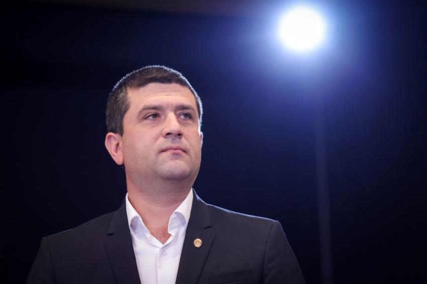 Radu Miruță: Ministerul Transporturilor propune în 7 zile soluție pentru punerea în circulație a 21 de trenuri noi