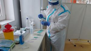 Cadre medicale confirmate cu COVID-19 după vaccinare