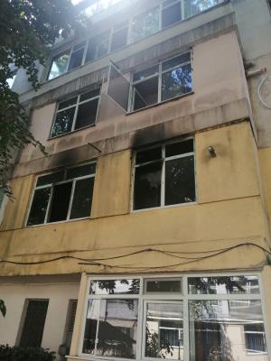 O bătrână a fost salvată din incendiu de un jandarm aflat în timpul liber