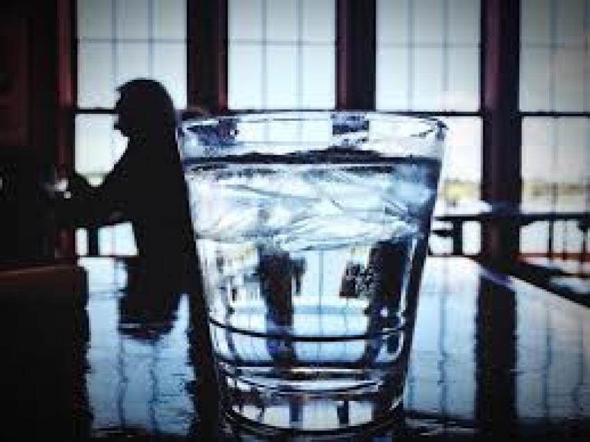 Stații gratuite de apă potabilă, instalate în Aeroportul „Henri Coandă”