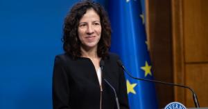 Vicepreședinta CE, Roxana Mînzatu, primită de premierul Marcel Ciolacu