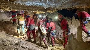 Peste 50 de speologi la cel mai mare exercițiu de salvare din Peștera Humpleu