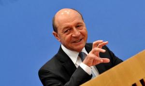 Băsescu, despre întâlnirea secretă dintre şefii de Poliţie şi Duduieni:&quot;I-aş destitui pe loc&quot;