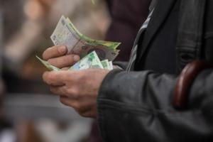 Pensiile se plătesc în această lună cu patru zile mai devreme