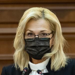 Senatoarea Laura Georgescu: Inechitățile din sistemul de învățământ privind personalul nedidactic din inspectoratele școlare trebuie îndreptate de îndată!