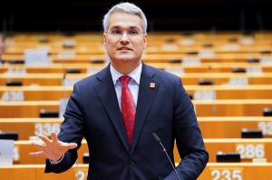 Ministrul Investițiilor și Proiectelor Europene anunță când se va încheia ancheta privitoare la achiziția de microbuze electrice