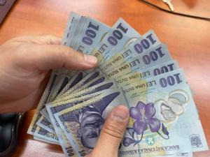 2,75 milioane de pensionari primesc a doua tranșă de 400 de lei