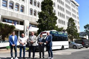 Primele microbuze electrice școlare ajung în Argeș