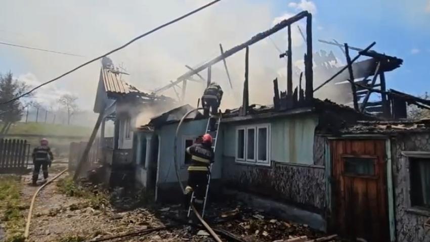 Ajutoare pentru sinistrații din Rucăreni: cât primește fiecare familie afectată de incendiu