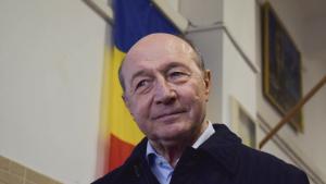 Băsescu: Românii trebuie să ştie că de votul lor depinde menţinerea României în familia ţărilor occidentale sau întoarcerea înapoi cu faţa spre Moscova