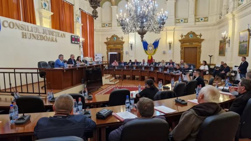 Reuniune în Hunedoara pentru coordonarea serviciilor medicale de proximitate