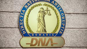 Directorul R.A.R. pe zona Moldovei a fost reținut de DNA pentru luare de mită