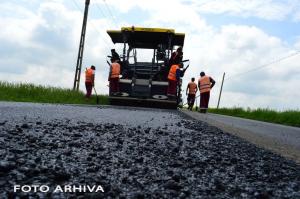 Lucrările ample de reparații, pe drumurile județene din Prahova, îngreunează circulația rutieră