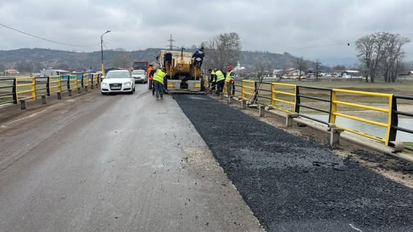 Podul de la Roznov este gata!