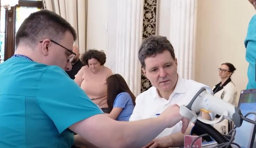 Gest de solidaritate la Cotroceni: Nicușor Dan a donat sânge