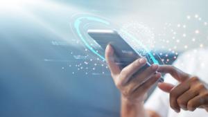 Rom&acirc;nia face un pas spre digitalizare: ghid gratuit pentru integrarea AI la clasă