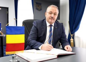 Ministrul Apărării, infectat cu SARS-COV-2: „Îmi exercit toate îndatoririle profesionale de la distanţă”