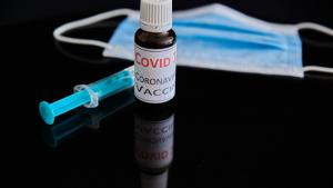 Vaccinul anti-COVID-19 nu va putea fi distribuit pe internet sau în farmacii!