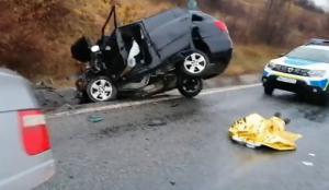 Accident teribil pe DN 67: Doi bărbați au decedat și o tânără a fost rănită grav