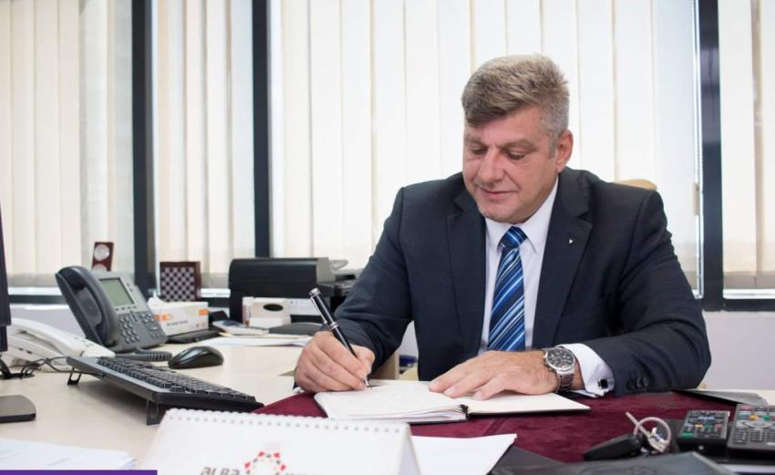 Șef din minister, după gratii pentru concursuri trucate și mită de la subordonați