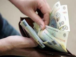 Guvernul aprobă creșterea salariului minim